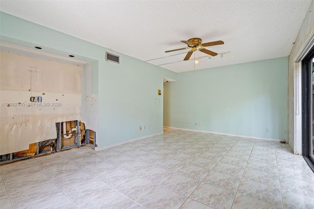 3225 NE 13th Street 201, Pompano Beach, FL 33062