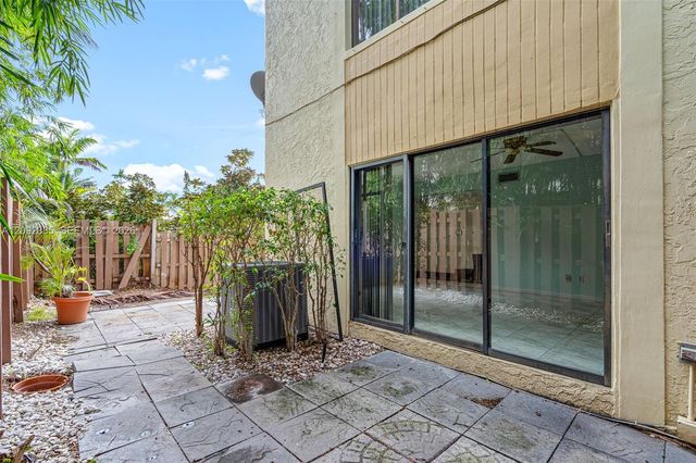 3225 NE 13th Street 201, Pompano Beach, FL 33062