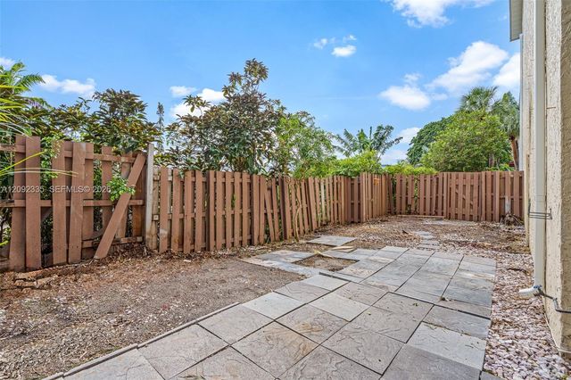 3225 NE 13th Street 201, Pompano Beach, FL 33062