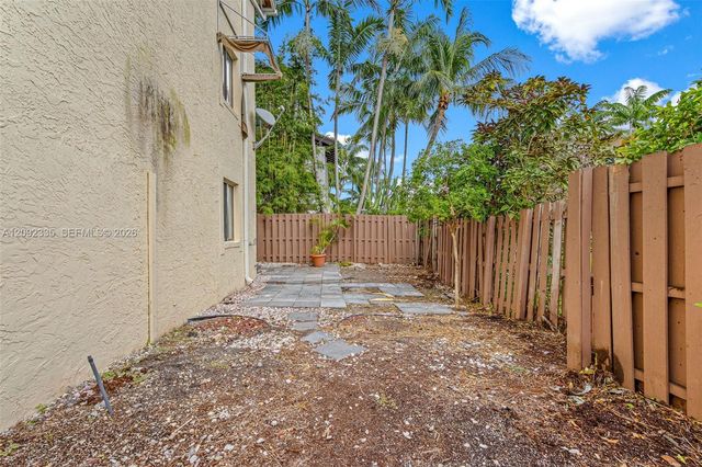 3225 NE 13th Street 201, Pompano Beach, FL 33062