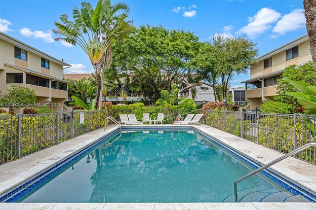 3225 NE 13th Street 201, Pompano Beach, FL 33062