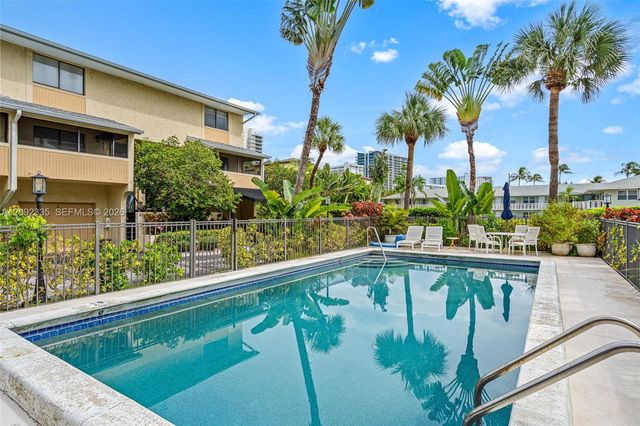 3225 NE 13th Street 201, Pompano Beach, FL 33062