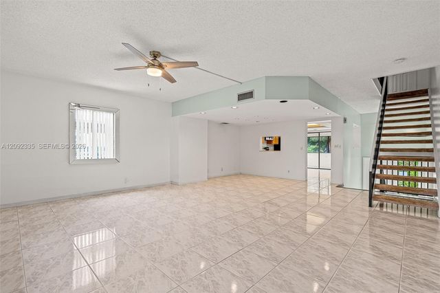 3225 NE 13th Street 201, Pompano Beach, FL 33062
