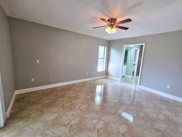 1602 SE Holiday Road, Port St Lucie, FL 34952