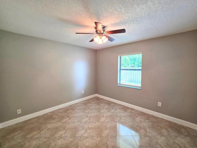 1602 SE Holiday Road, Port St Lucie, FL 34952