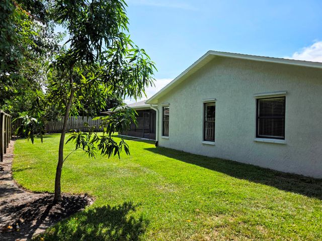 1602 SE Holiday Road, Port St Lucie, FL 34952