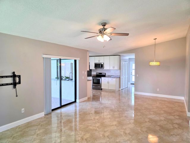 1602 SE Holiday Road, Port St Lucie, FL 34952