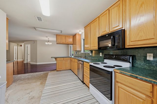 4476 County Road 107, Gainesville, TX 76240