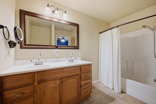 4476 County Road 107, Gainesville, TX 76240