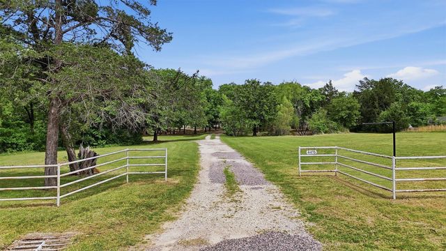 4476 County Road 107, Gainesville, TX 76240