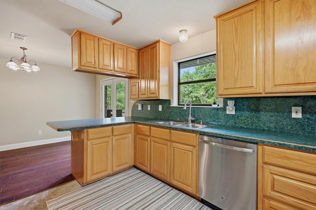 4476 County Road 107, Gainesville, TX 76240