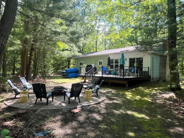 8417 W Shore Drive, Grand Junction, MI 49056
