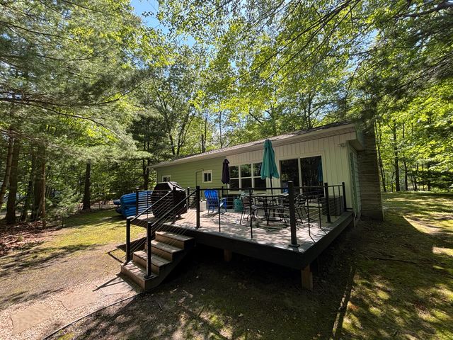 8417 W Shore Drive, Grand Junction, MI 49056