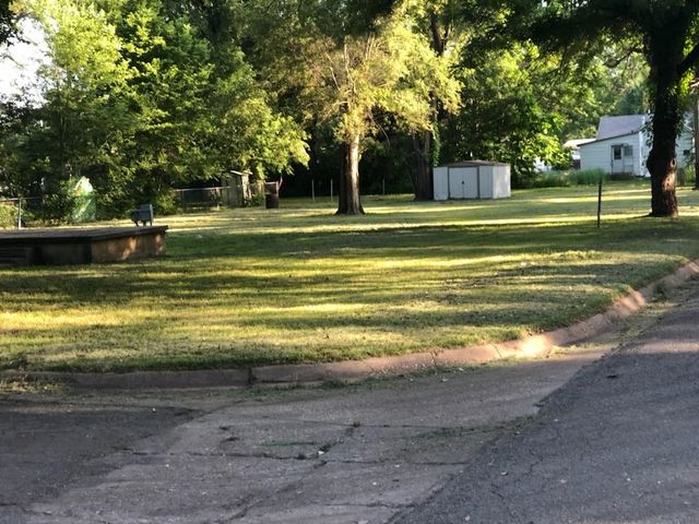 522 Arbor St, Mulvane, KS 67110