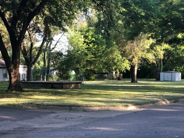 522 Arbor St, Mulvane, KS 67110