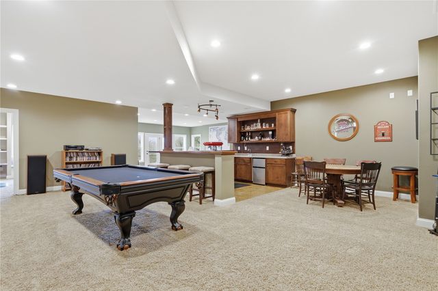 4032 Windfall Drive NW, Cedar Rapids, IA 52405