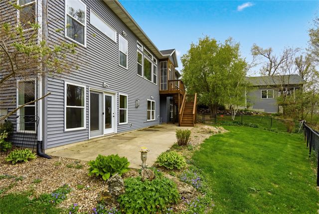 4032 Windfall Drive NW, Cedar Rapids, IA 52405