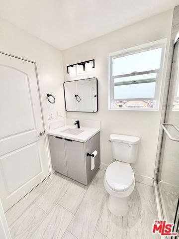 140 W 93rd Street, Los Angeles, CA 90003