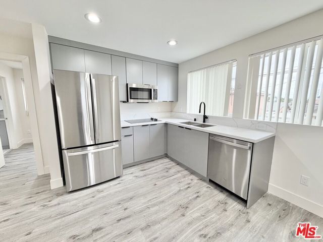 140 W 93rd Street, Los Angeles, CA 90003