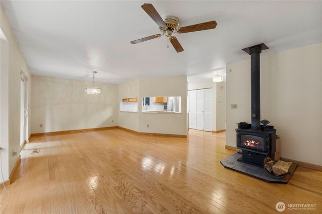 210 Country Estates Drive W, Rainier, WA 98576