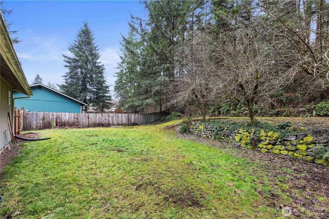 210 Country Estates Drive W, Rainier, WA 98576