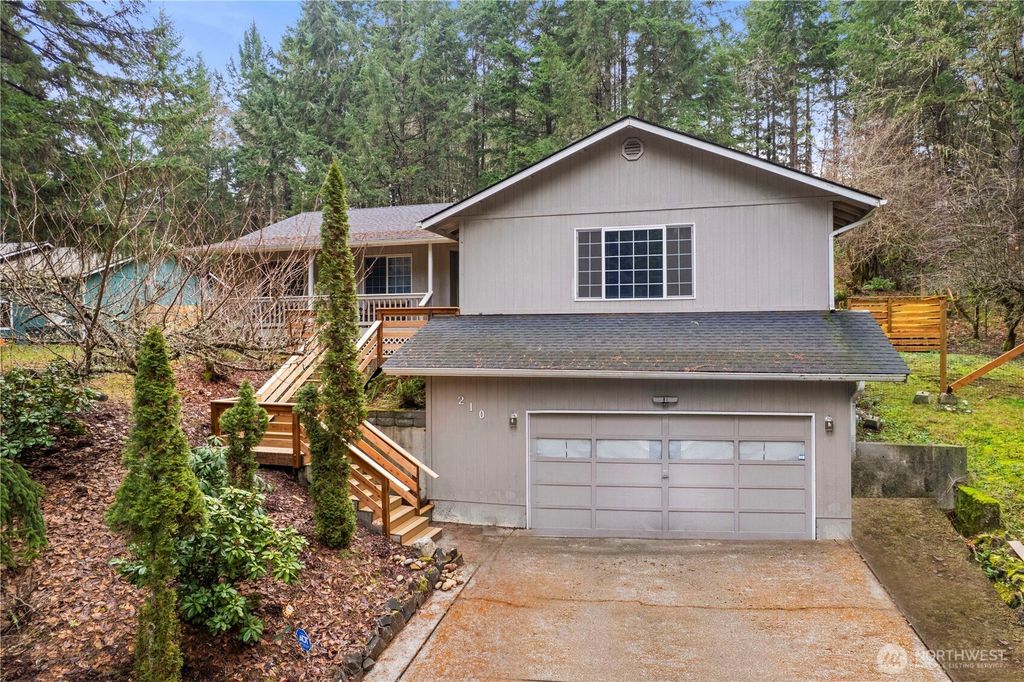 210 Country Estates Drive W, Rainier, WA 98576