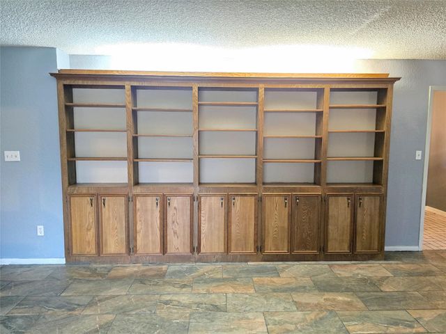 5000 Magnolia Lane, Bay City, TX 77414