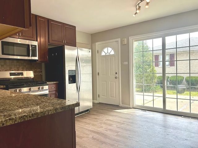 529 E 166th Place, South Holland, IL 60473