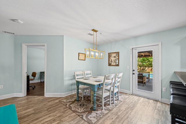5325 Woodlake Trace, Gulf Breeze, FL 32563