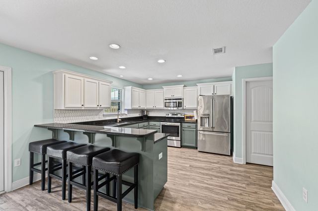 5325 Woodlake Trace, Gulf Breeze, FL 32563