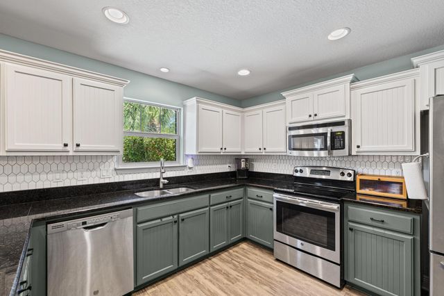 5325 Woodlake Trace, Gulf Breeze, FL 32563