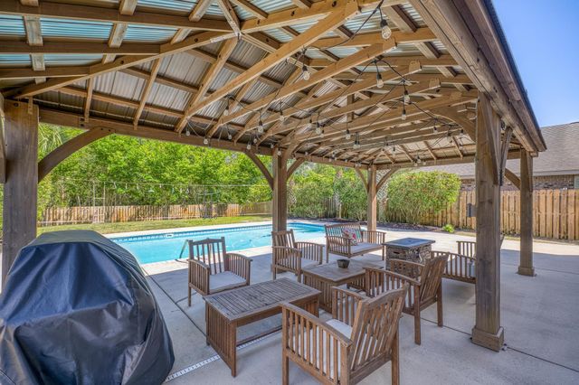 5325 Woodlake Trace, Gulf Breeze, FL 32563
