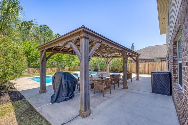 5325 Woodlake Trace, Gulf Breeze, FL 32563