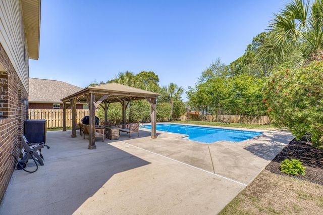 5325 Woodlake Trace, Gulf Breeze, FL 32563
