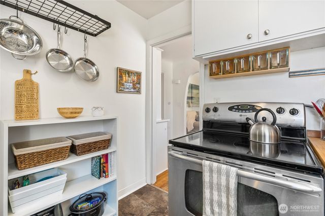8526 17th Avenue NE, Seattle, WA 98115