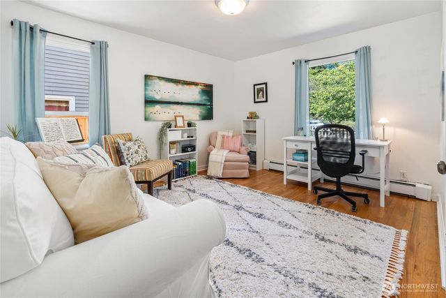 8526 17th Avenue NE, Seattle, WA 98115
