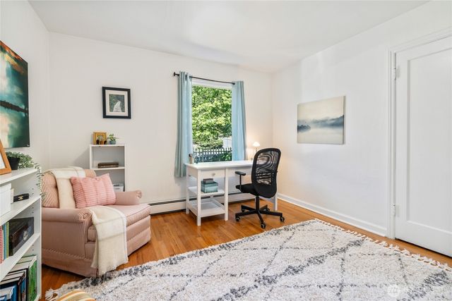 8526 17th Avenue NE, Seattle, WA 98115