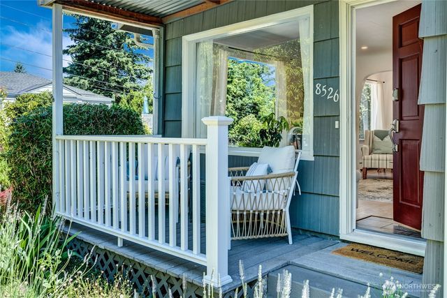 8526 17th Avenue NE, Seattle, WA 98115