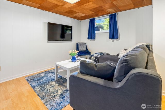8526 17th Avenue NE, Seattle, WA 98115