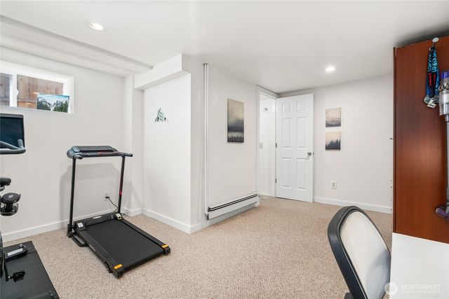 8526 17th Avenue NE, Seattle, WA 98115