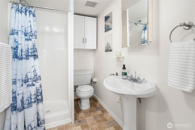 8526 17th Avenue NE, Seattle, WA 98115