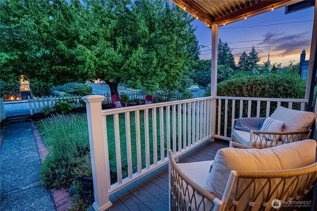 8526 17th Avenue NE, Seattle, WA 98115