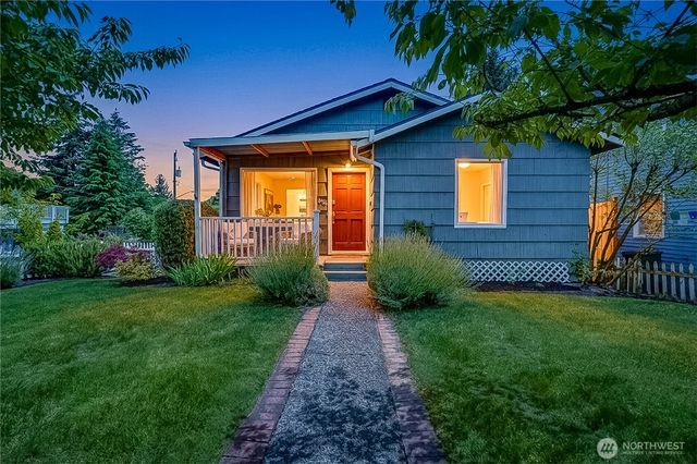 8526 17th Avenue NE, Seattle, WA 98115