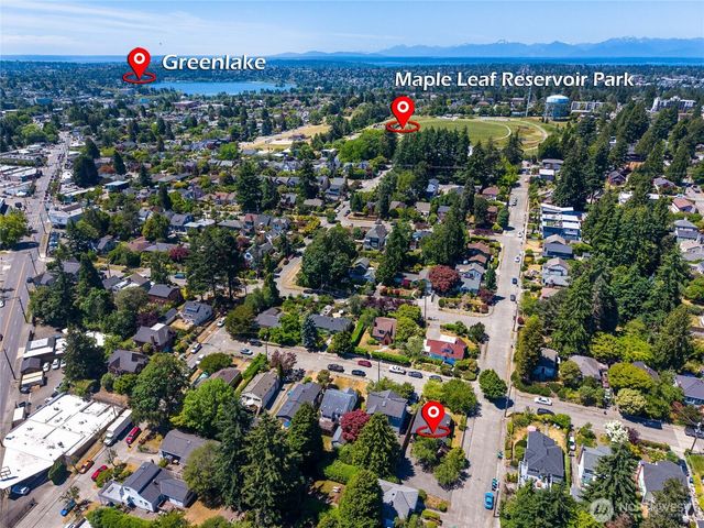 8526 17th Avenue NE, Seattle, WA 98115