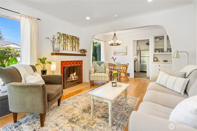 8526 17th Avenue NE, Seattle, WA 98115