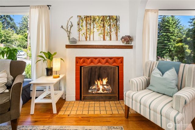 8526 17th Avenue NE, Seattle, WA 98115