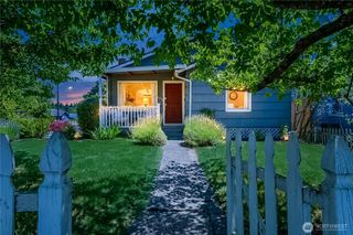 8526 17th Avenue NE, Seattle, WA 98115