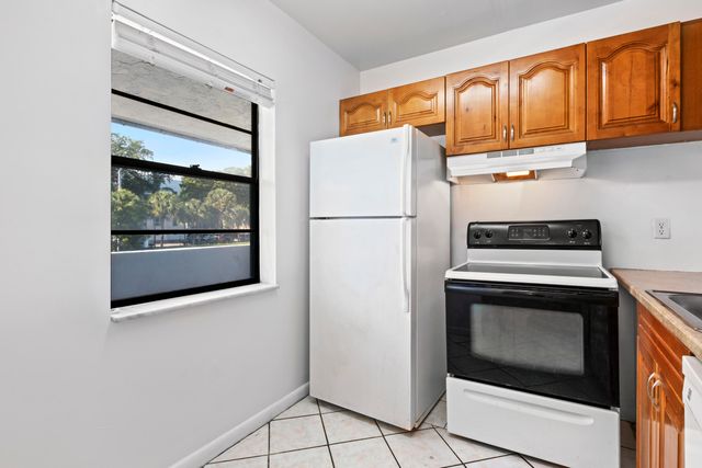 825 NW 13th Street 223, Boca Raton, FL 33486