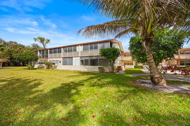 35 Sussex B, West Palm Beach, FL 33417