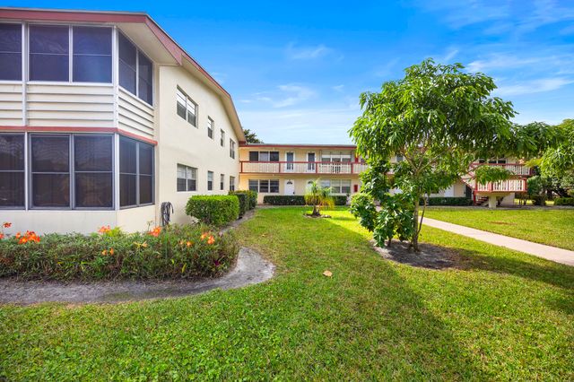 35 Sussex B, West Palm Beach, FL 33417